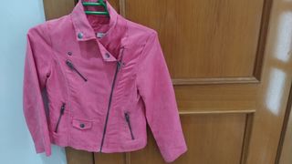 Chaqueta rosa piel serrada (talla 8)