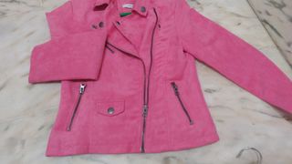 Chaqueta rosa piel serrada (talla 8)