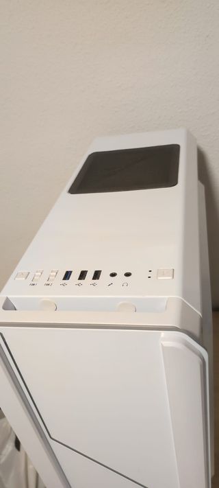 ORDENADOR / PC GAMER COMO NUEVO

