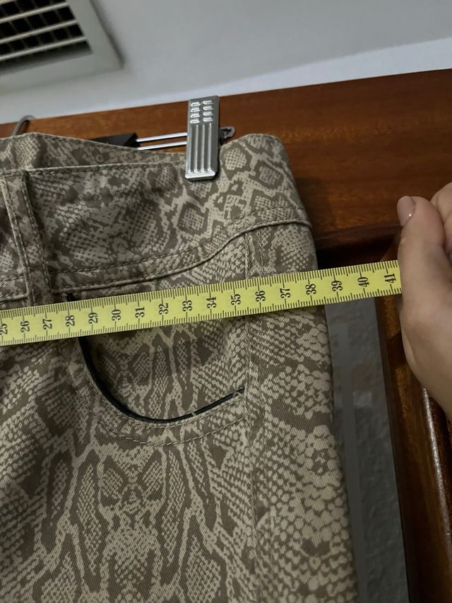 pantalones de serpiente