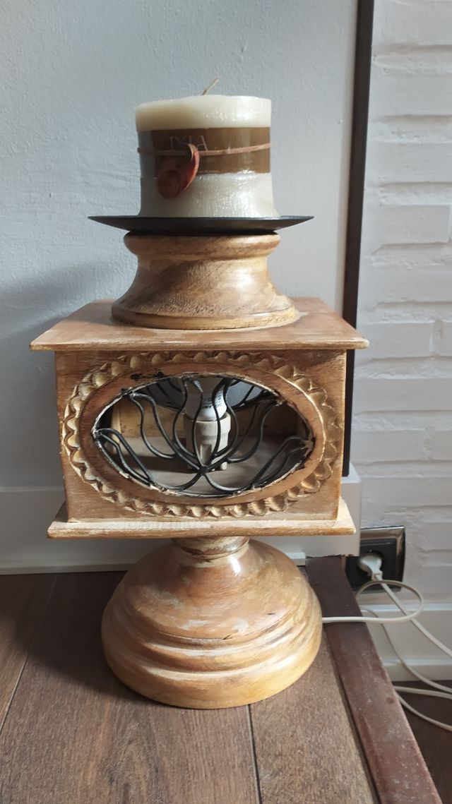 Farol madera y hierro .