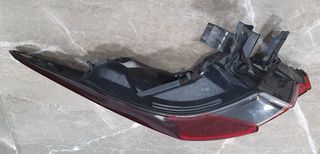 VENDO PILOTO TRASERO IZQUIERDO LEXUS RX