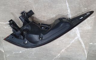 VENDO PILOTO TRASERO IZQUIERDO LEXUS RX