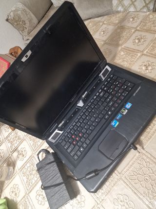 Portátil Gemer Medio Erazer X7815 