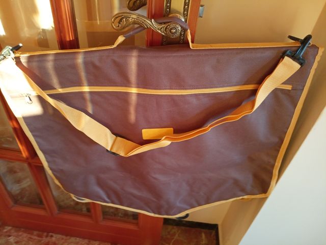 Porta trajes y neceser