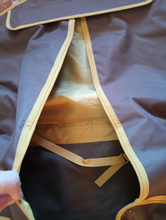 Porta trajes y neceser