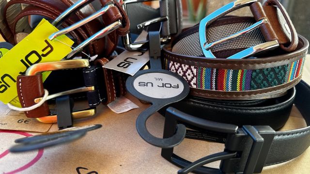 ✅Rebajas!! Lote cinturones 140 unidades