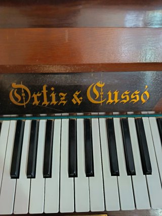Piano antiguo