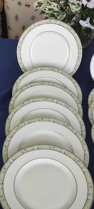 PLATOS PORCELANA INGLESA  MINTON
