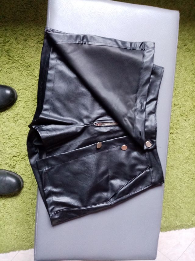 Gonna pantaloncino nero per ragazza