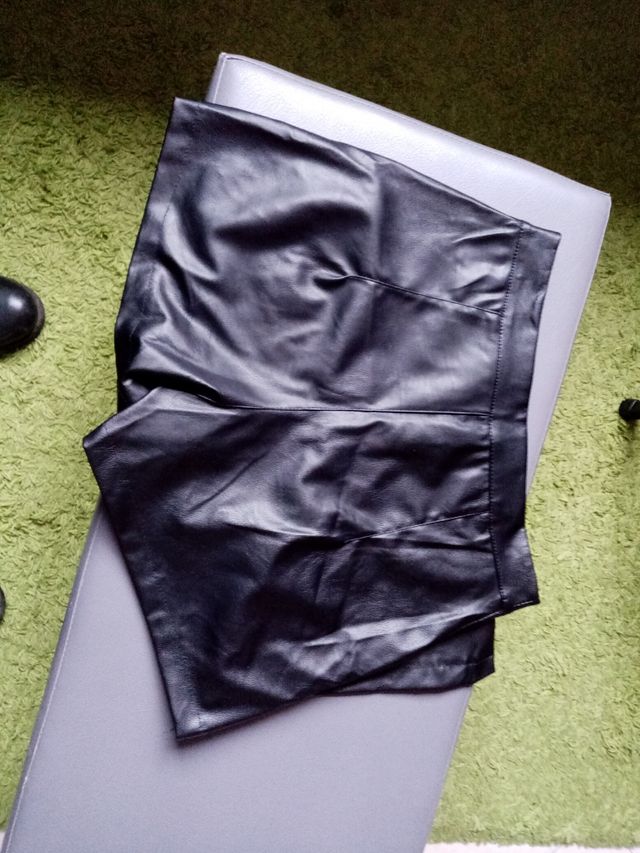 Gonna pantaloncino nero per ragazza