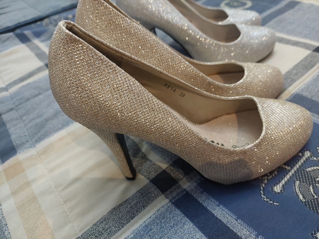 Zapatos brillos purpurina en plata y oro