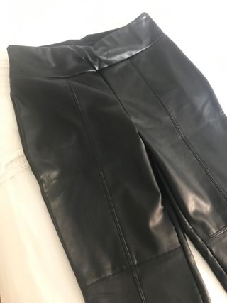 Pantalon  negro imitacion cuero