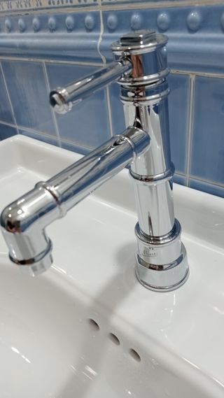 Te monto tu lavabo espejos LED etc!