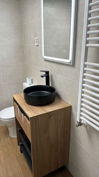 Te monto tu lavabo espejos LED etc!