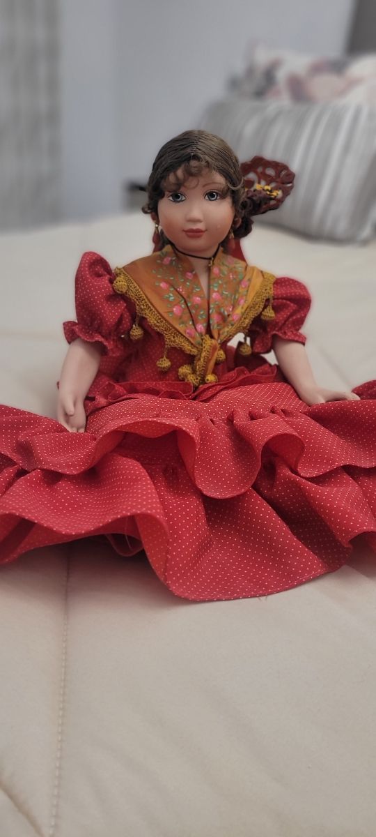 Muñeca porcelana 