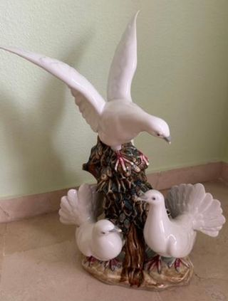 PRECIOSA FIGURA GRUPO 3 PALOMAS. LLADRO