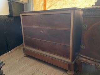 MUEBLE ANTIGUO - MADERA MACIZA