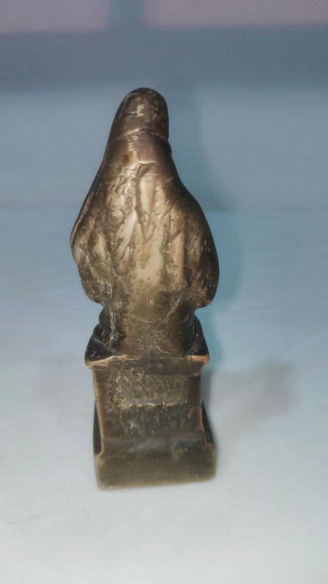 Antica figura religiosa in bronzo?