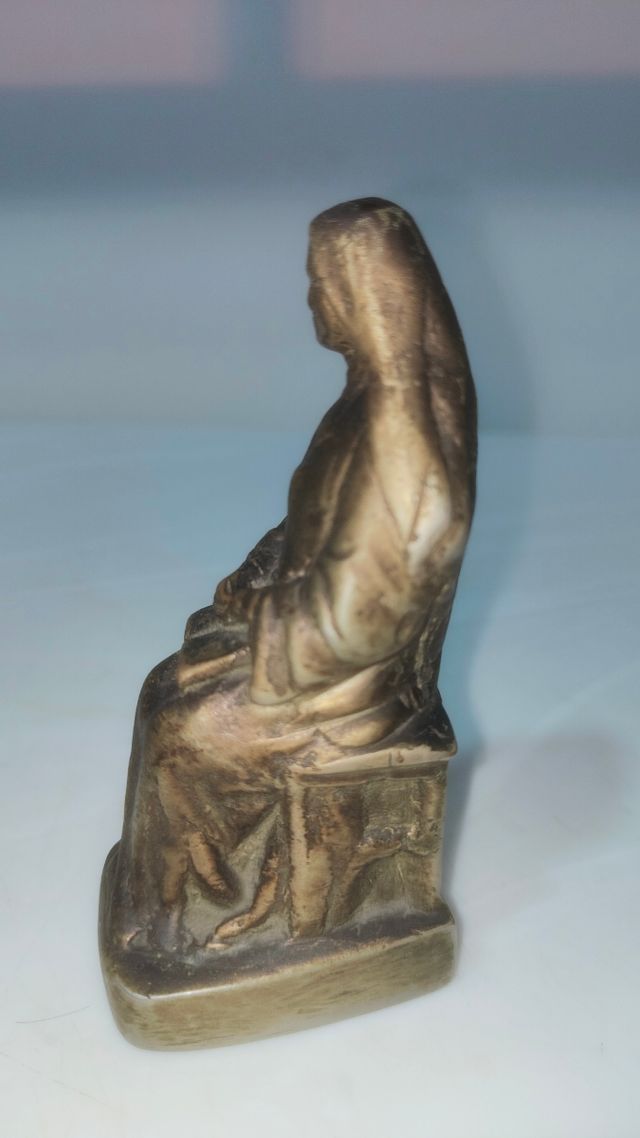 Antica figura religiosa in bronzo?