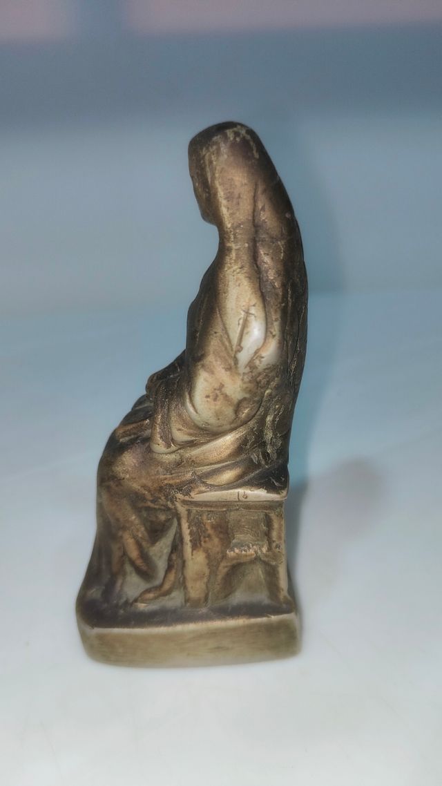 Antica figura religiosa in bronzo?