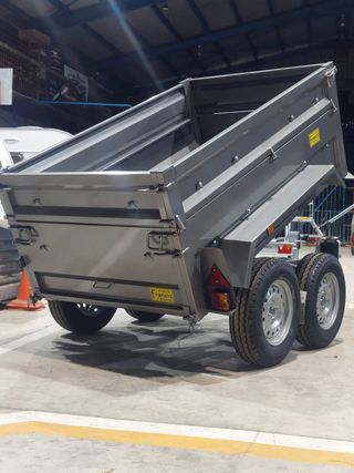 remolque basculante manual