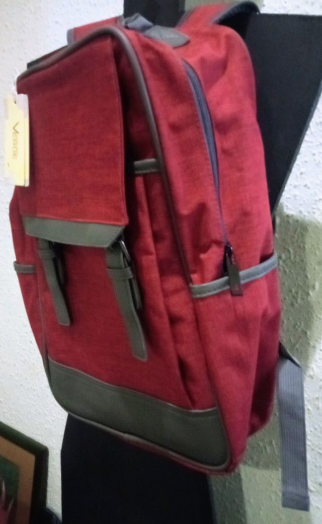 Mochila Hombre Burdeos .