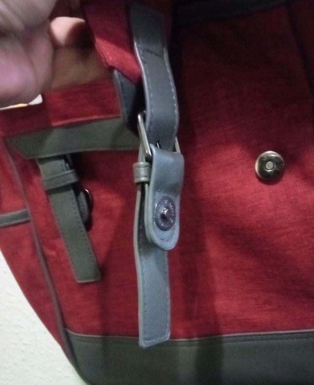 Mochila Hombre Burdeos .