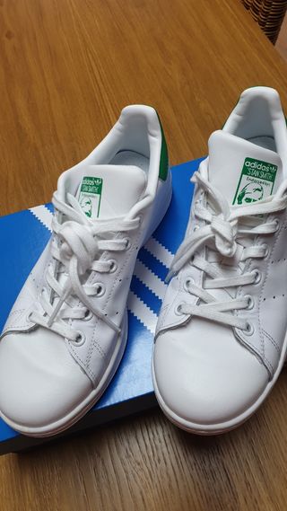 Zapatillas mujer. Adidas stan smith