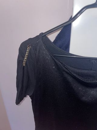 camiseta negra con brillos