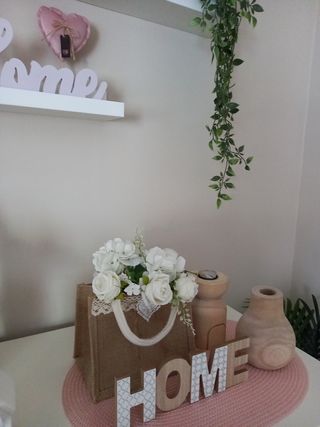 Candelabro original de madera, nuevo.