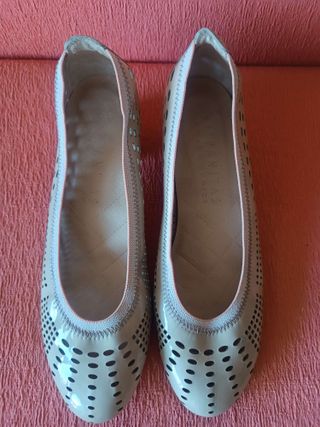 zapatos de charol "Hispanitas"
