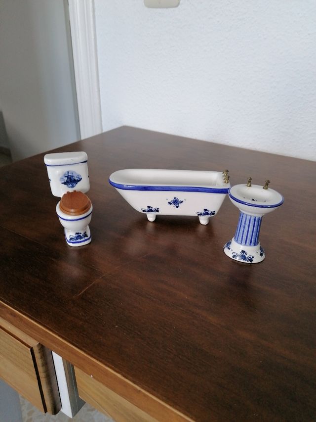 Baño de casita de muñecas