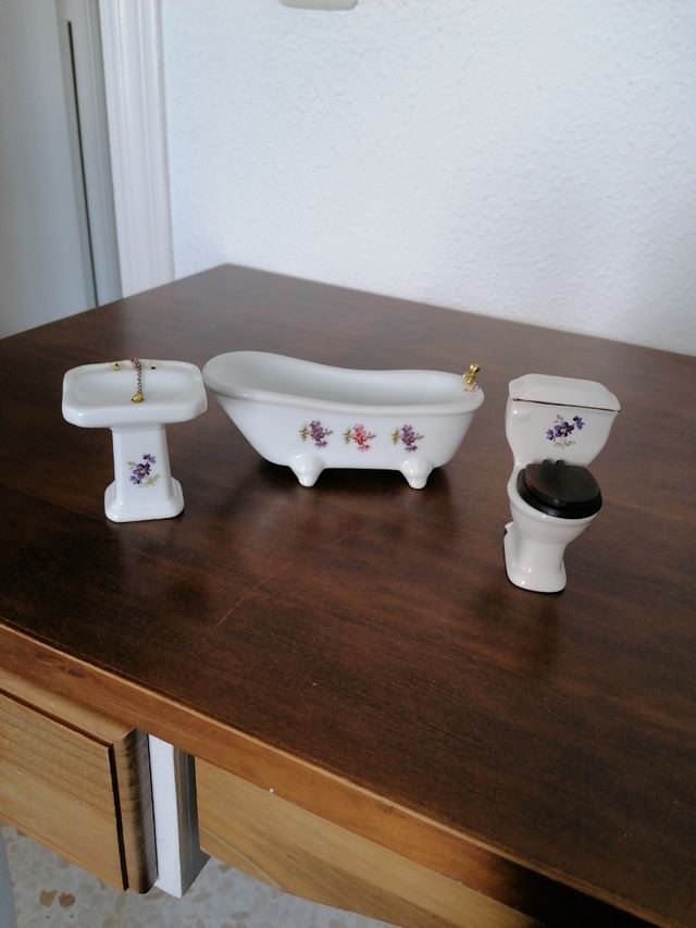 Baño de casita de muñecas