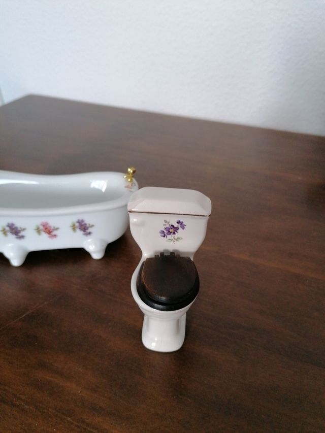 Baño de casita de muñecas