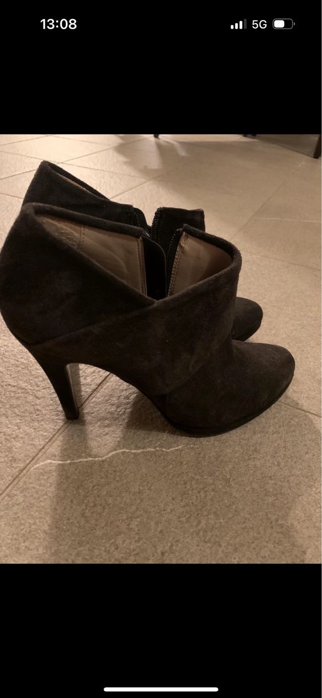 Stivaletti con tacco in camoscio 