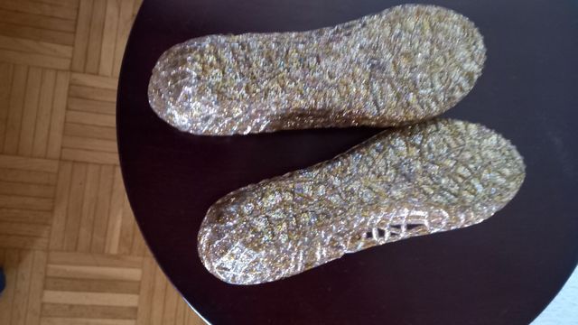 ZAPATOS DORADOS DE ENCAJE