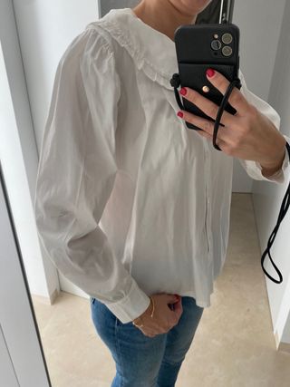 camisa blanca con cuello bebe
