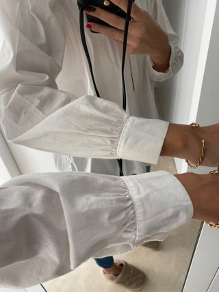 camisa blanca con cuello bebe