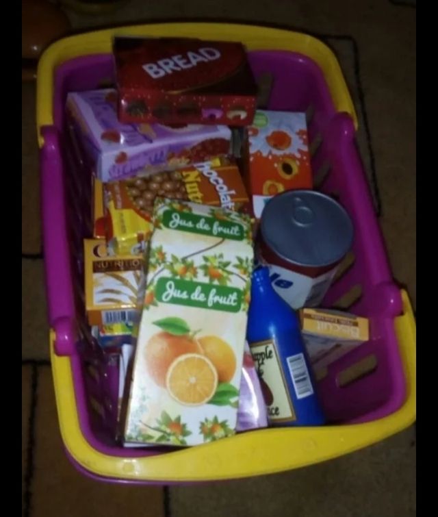 Cesta con productos cocinita bebé