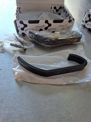 Cabide preto de parede percha