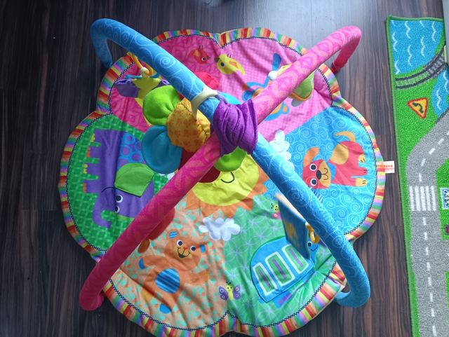 Manta y gimnasio para bebes