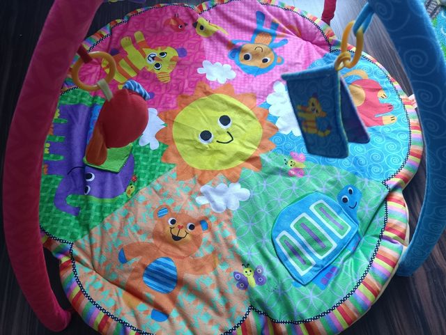 Manta y gimnasio para bebes