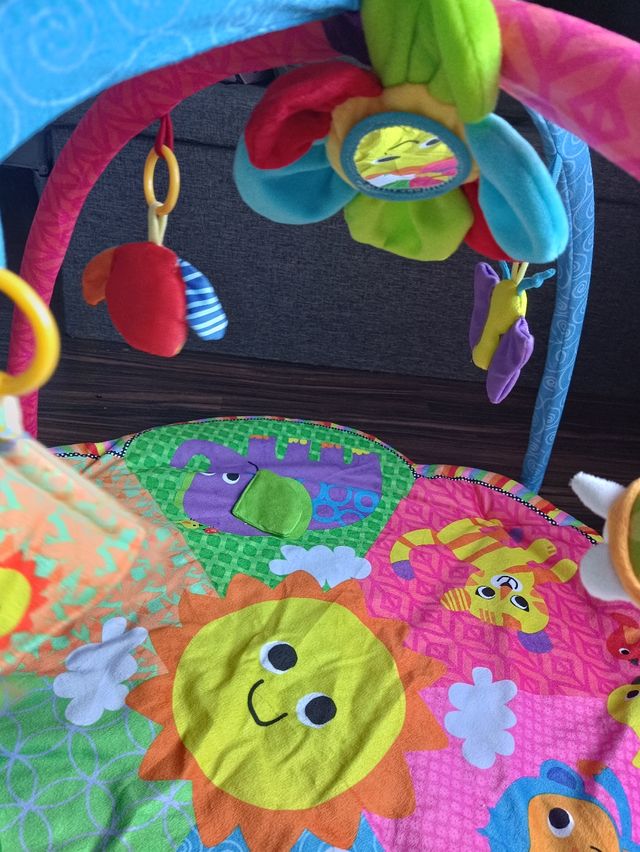 Manta y gimnasio para bebes