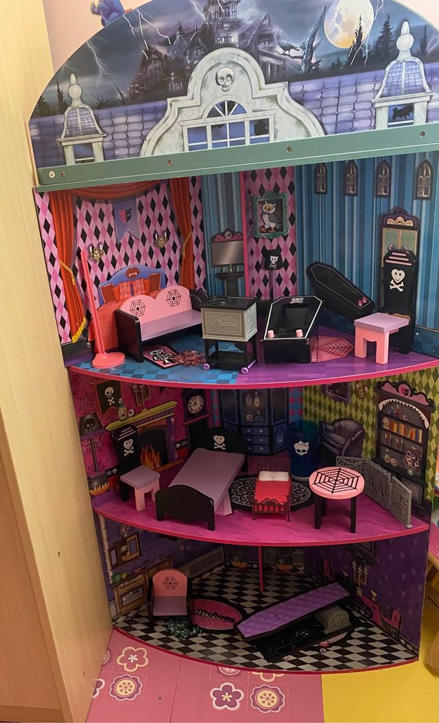 casa monster con accesorios