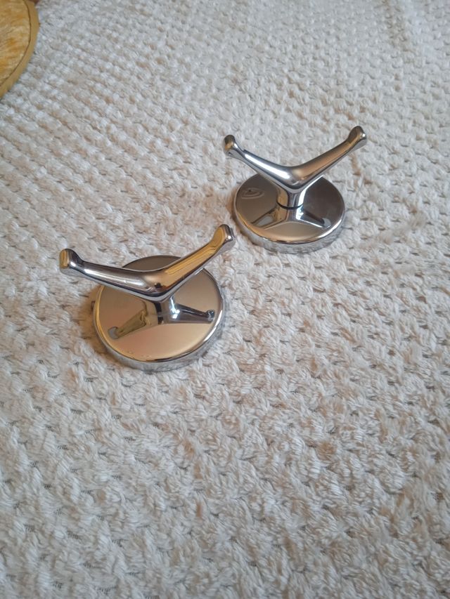 Sujeta toallas en acero