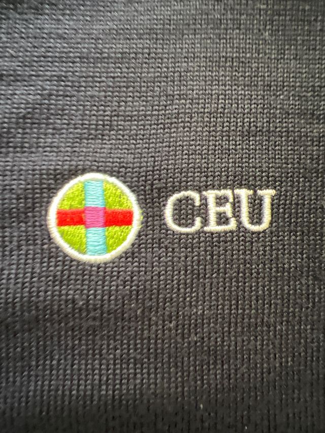 jersey azul de CEU 14 años