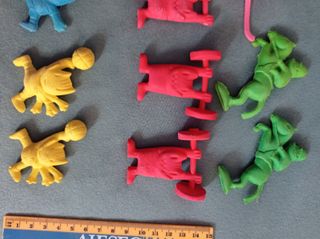 16 figuras muñeco de goma COBI MASCOTA OFICIAL