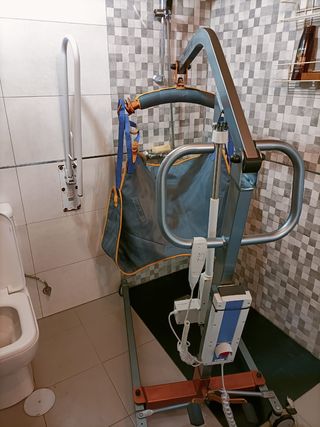 Grúa eléctrica pacientes sin movilidad