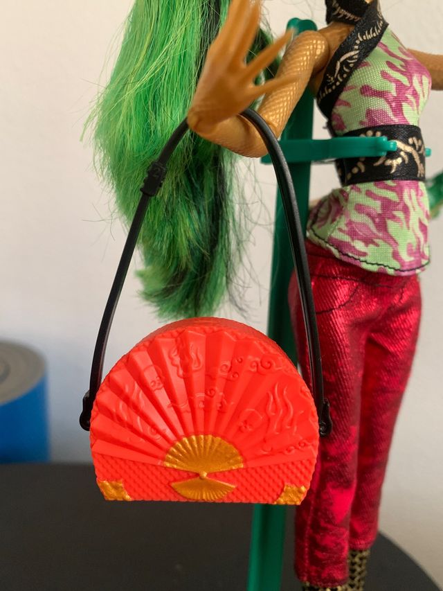 muñeca jinarife long Monster high